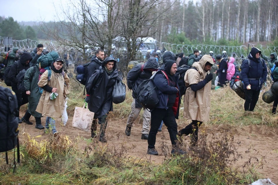 На польско-белорусской границе находятся от трех до четырех тысяч мигрантов