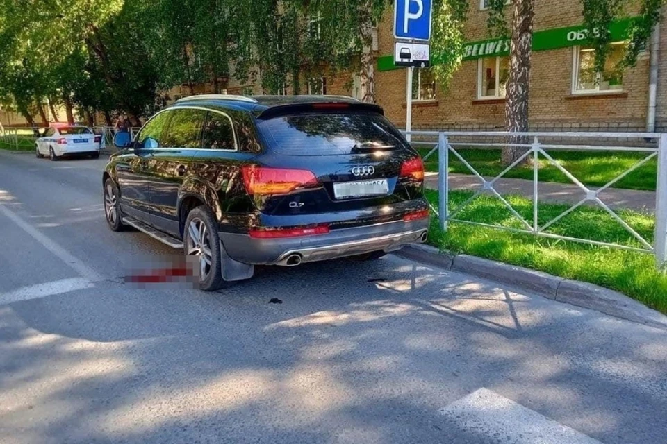 Водитель «Ауди», насмерть сбивший 5-летнего мальчика на самокате в Новосибирске, предстанет перед судом. Фото: "Инцидент Новосибирск".