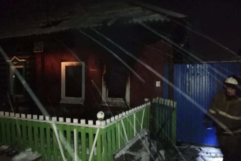 В Назарово после гибели в пожаре 3-летнего ребенка завели уголовное дело. Фото: МЧС