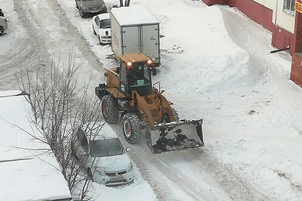 Днем 19 ноября работы по очистке города от снега продолжатся