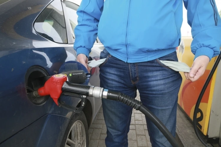 Все выше и выше: цены на топливо в Хабаровском крае продолжают расти