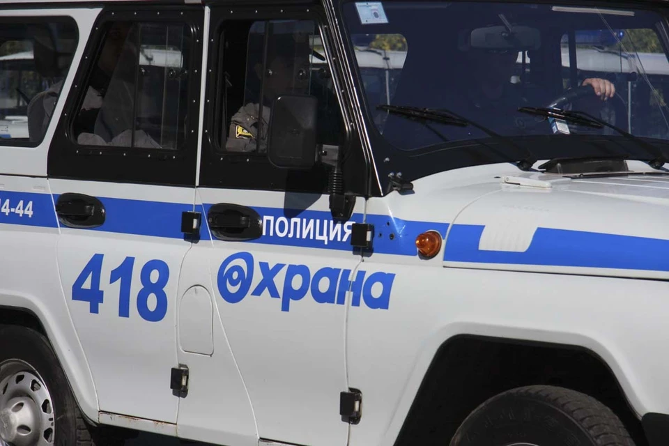 На предложение сделать остановку водитель отреагировал бегством.