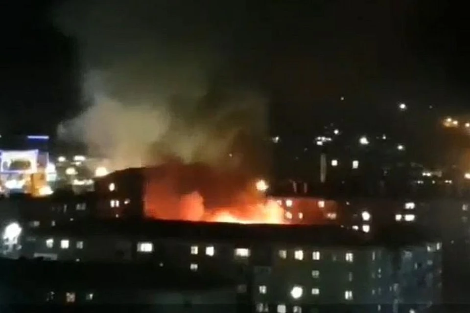 Жилой дом загорелся в Находке вечером, 21 ноября.
