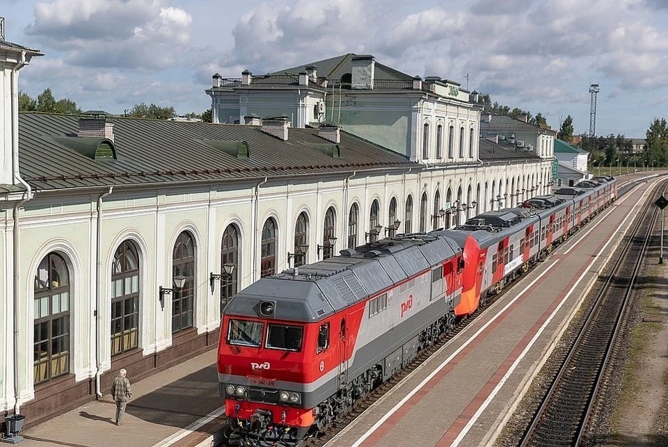 Поезд из Петербурга в Москву через Великие Луки вновь запустят к Новому году