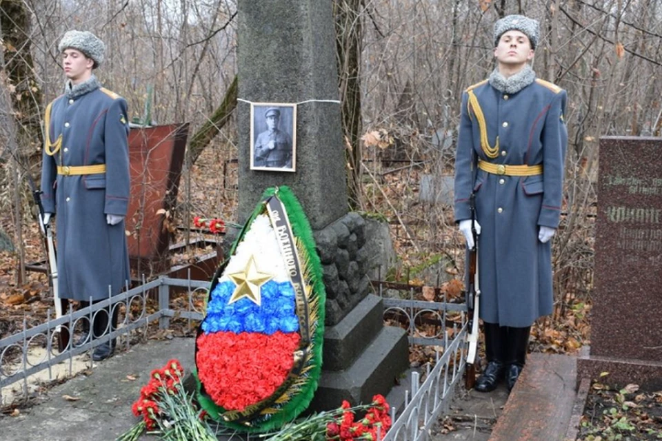 Церемонию приурочили к 80-летию со дня гибели героя. Фото: сайт правительства РО