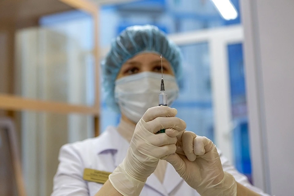 В Брянске трем беременным женщинам сделали прививки от ковида в открывшемся 15 ноября новом пункте вакцинации.