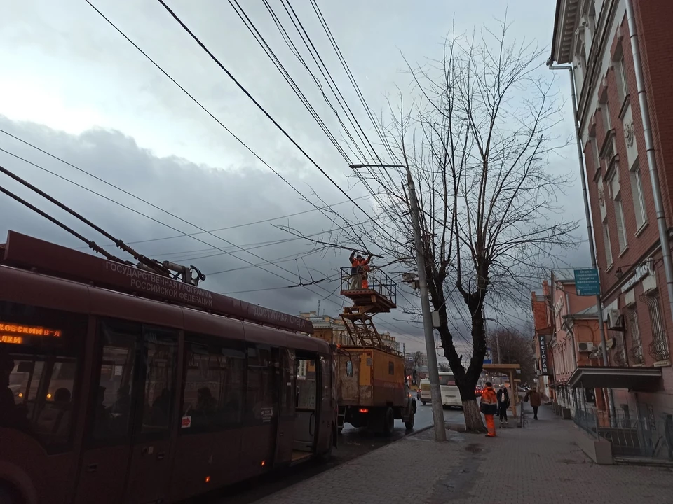 Тульское Заречье утром 30 октября встало в пробке. Фото: Арина Воронцова.