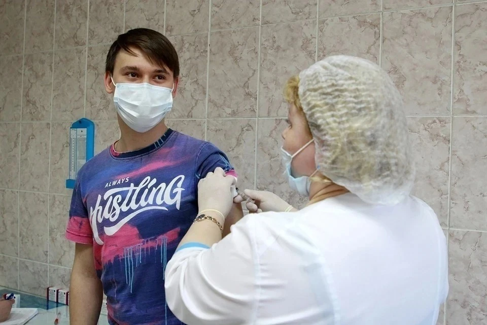 Более 70 миллионов человек вакцинировались от коронавируса в России