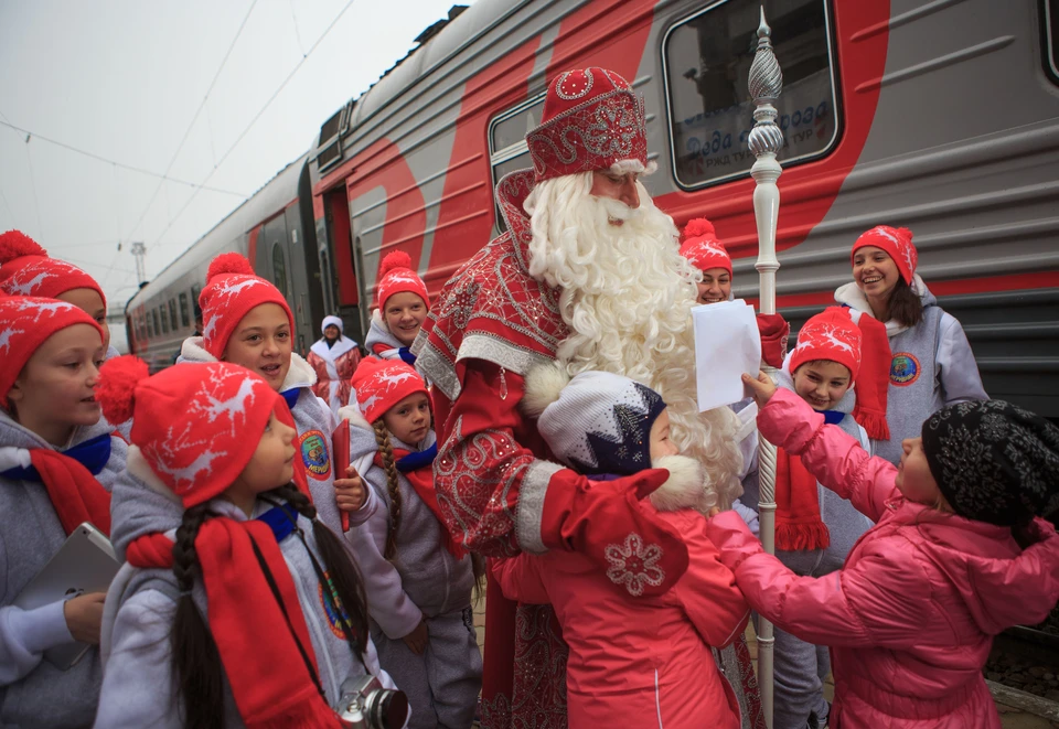 На станции Казани поезд будет стоять днем, где в это время будут проходить праздничные мероприятия.