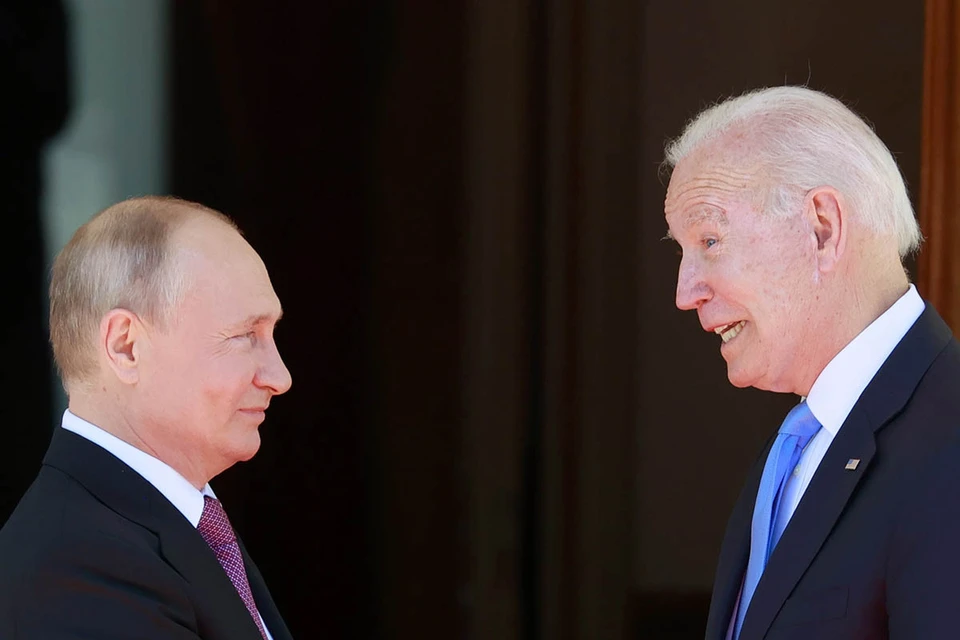 В Кремле рассказали, что видеосвязь Владимира Путина и Джо Байдена запланирована на 18,00. Фото: EPA/DENIS BALIBOUSE / POOL/ТАСС