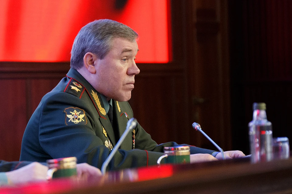 Валерий Герасимов рассказал о ядерной триаде России и заверил иностранных военных атташе, что оснащение армии исключает возможность нанесения ущерба безопасности нашей страны