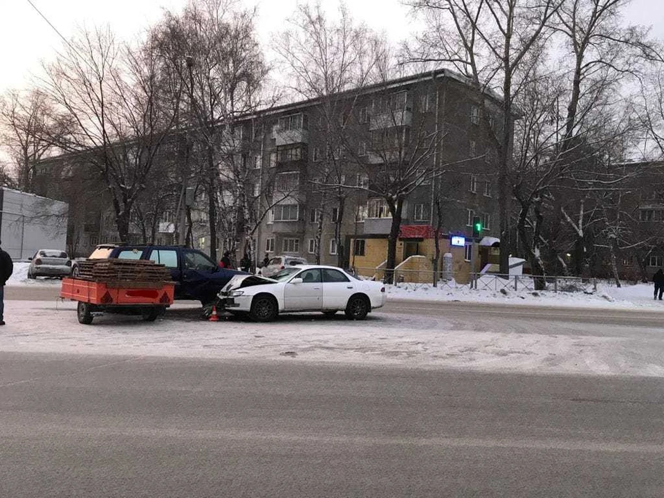 В Кировском районе столкнулись две иномарки. Фото: Госавтоинспекция по Новосибирску