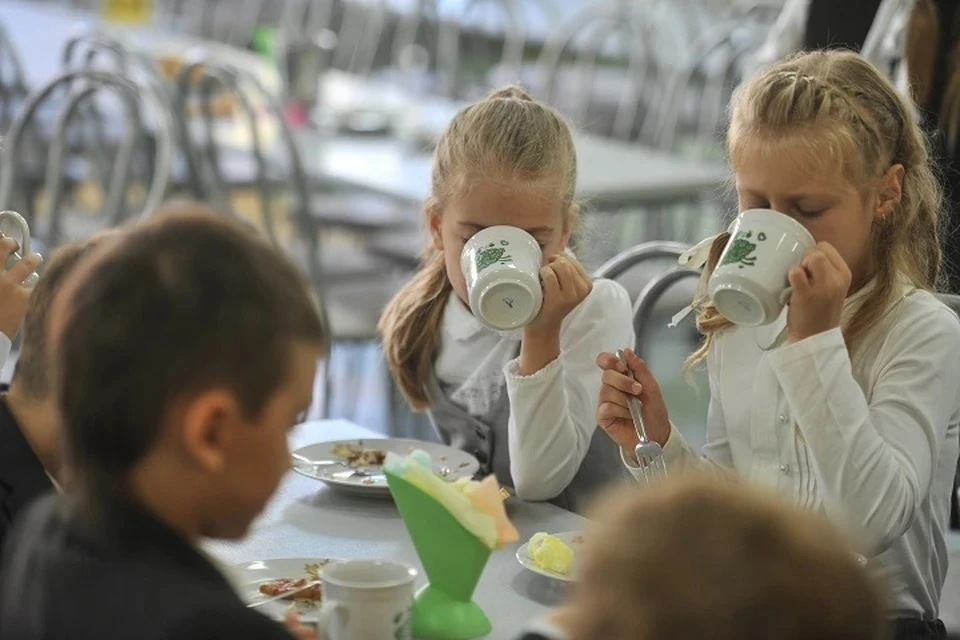 Бесплатные обеды для школьников Владивостока станут сытнее и разнообразнее