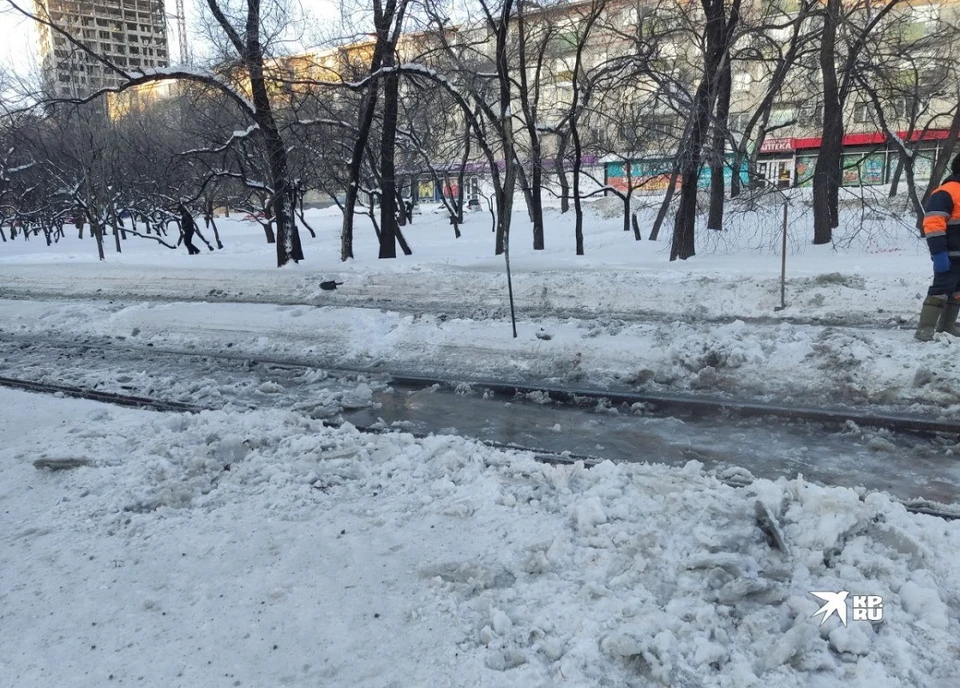 Прорыв трубы произошел на Амурском бульваре