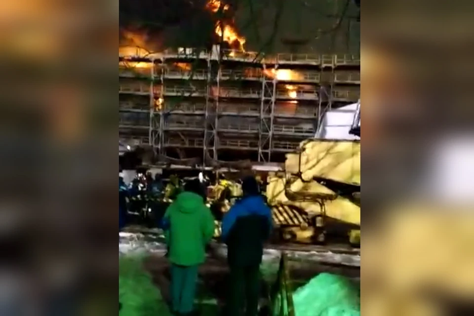 Четыре человека получили травмы при пожаре на «Северной верфи» в Санкт-Петербурге 17 декабря 2021.