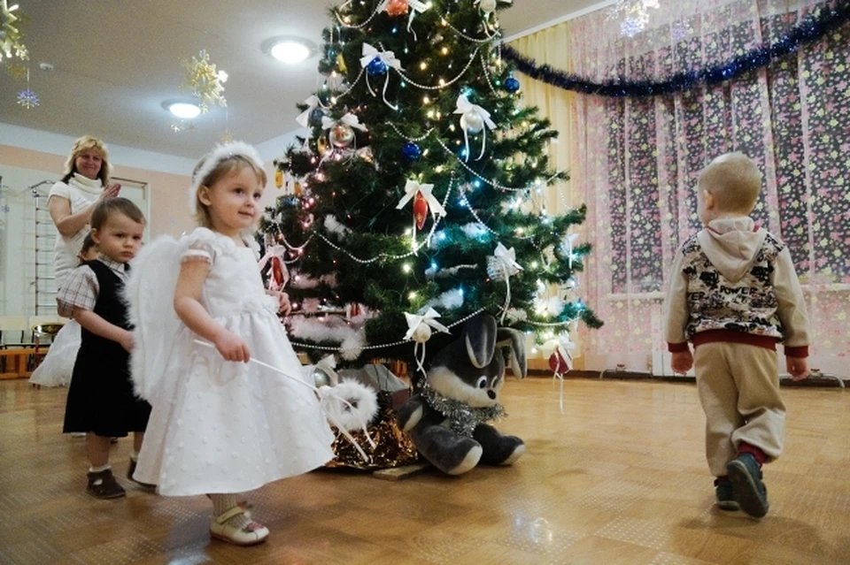 В Ростове родителей начнут пускать на детские утренники