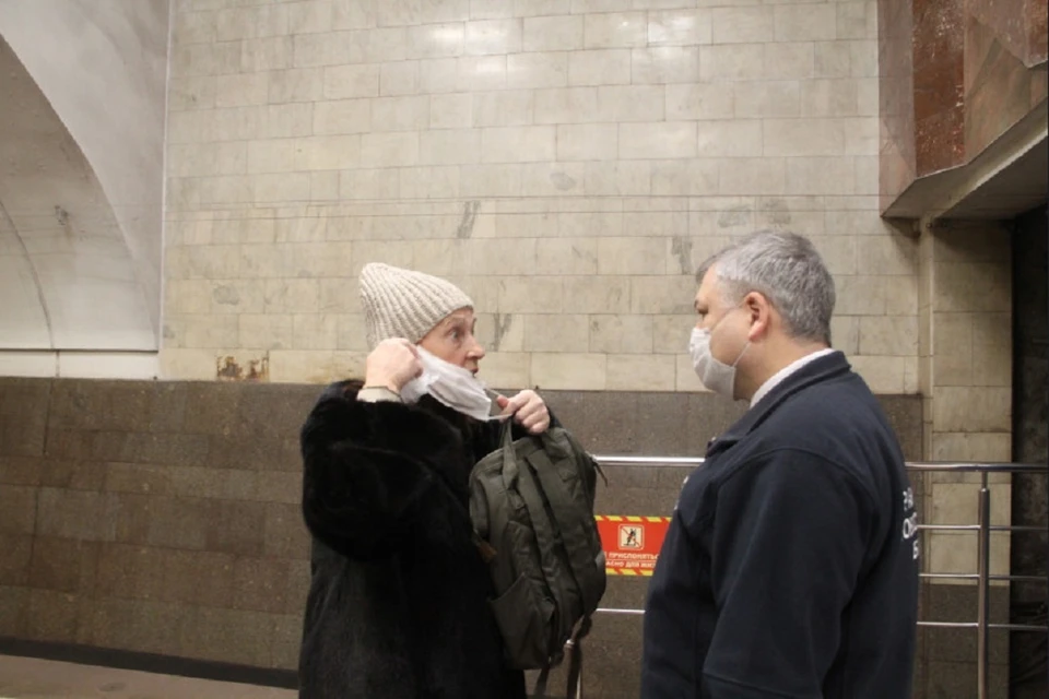 В Новосибирске на станции метро прошел масочный рейд. Фото: Правительство НСО.