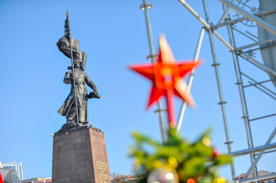 Новогодний городок в центре Владивостока уже открыт