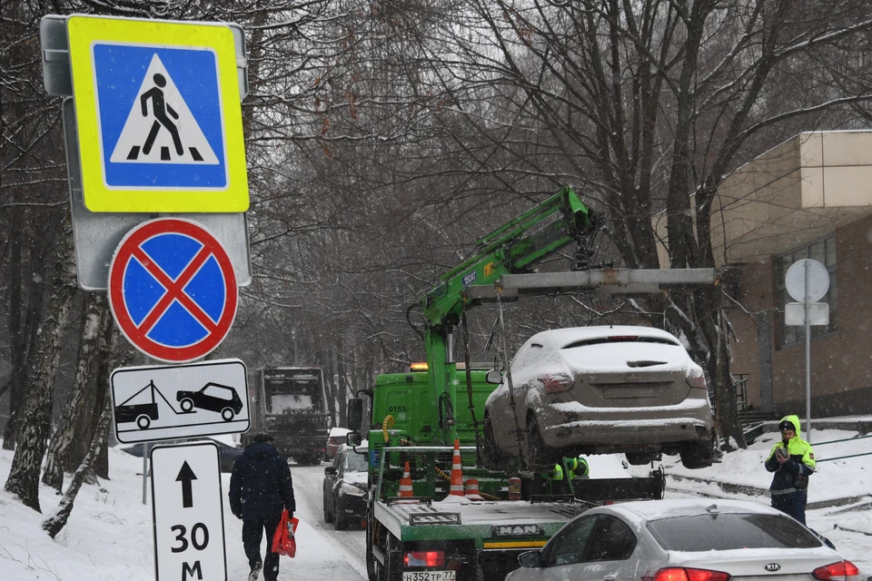 С 1 января 2022 года вырастут тарифы на эвакуацию и хранение задержанных авто в Рязанской области.