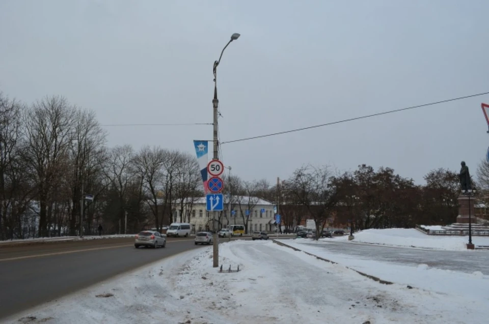 В Смоленске демонтировали информационное табло на Большой Советской. Фото: пресс-служба администрации Смоленской области.