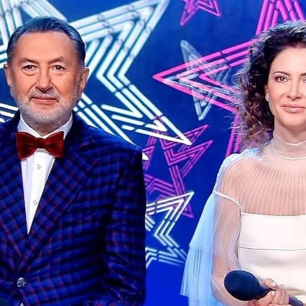 Qoshni bilan uch porno