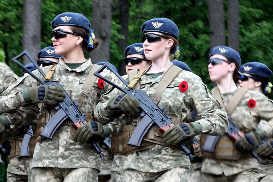 Сотни тысяч украинских женщин поставят на воинский учет