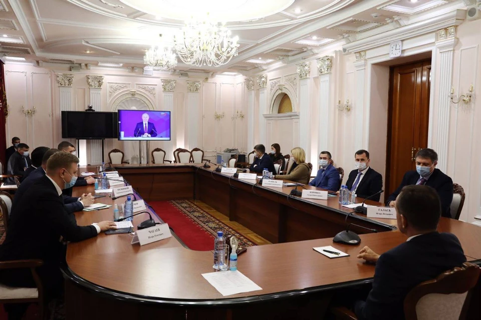 Чиновники подключились к эфиру