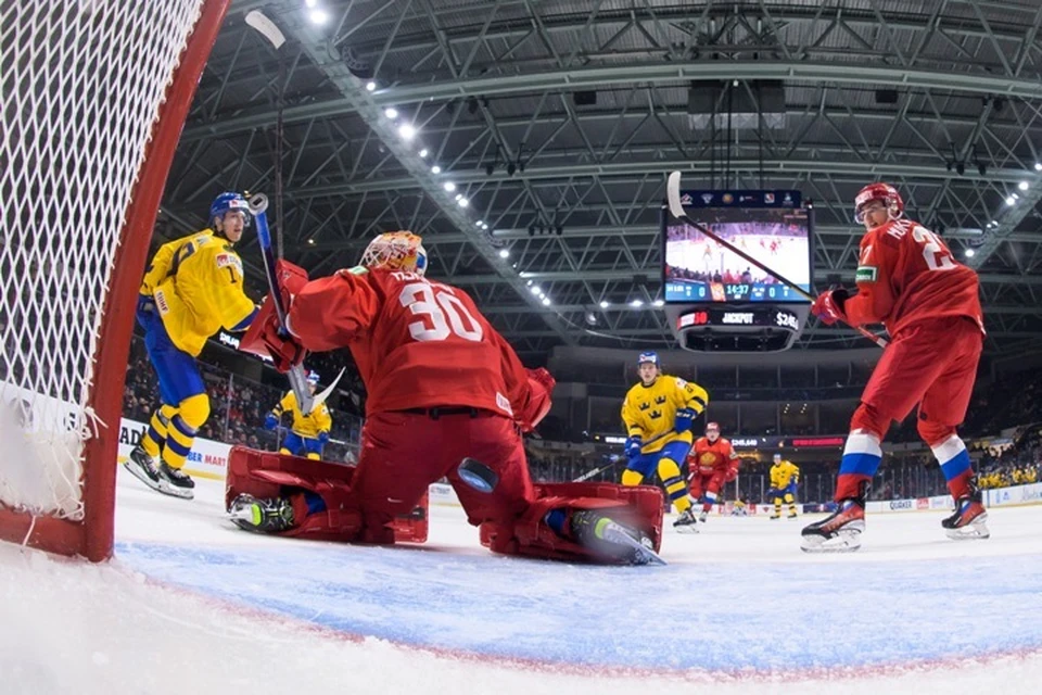 Хоккеисты молодежной сборной России проиграли команде Швеции со счетом 6:3