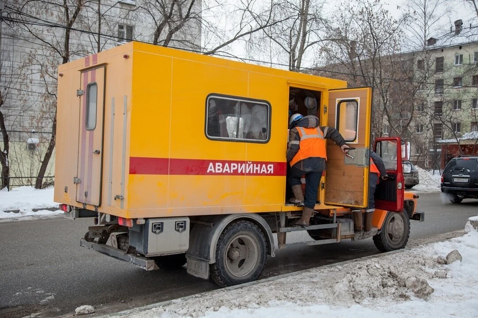 Тк новгород. Аварийная теплосеть Смоленск. Аварийная служба теплосети. Аварийная служба тепловых сетей машина. Автомобили аварийные теплосети.