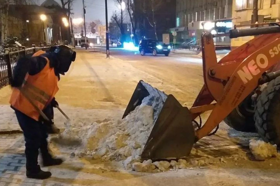 Около 800 тонн снега вывезли с улиц Иркутска за сутки