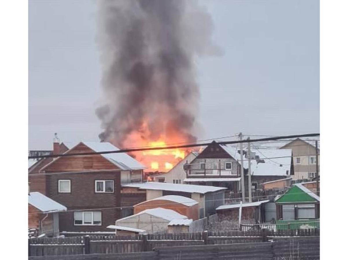 Трагедия: четыре человека погибли при пожаре в новогоднюю ночь под  Иркутском - KP.RU