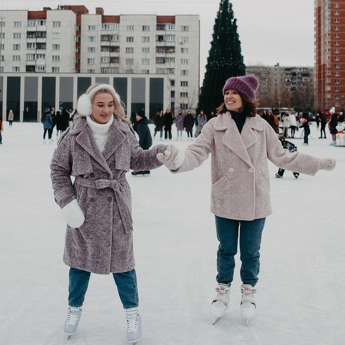 Где в Челябинске покататься на коньках и лыжах: адреса, цены на прокат в  2022 году - KP.RU