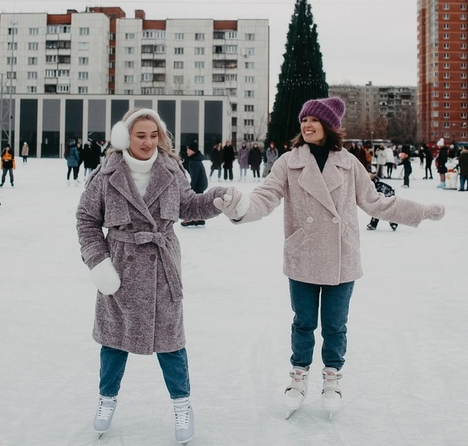 В Челябинске открыты ледовые площадки во всех районах города. Фото: Центр спорта и отдыха "Лыжная база".