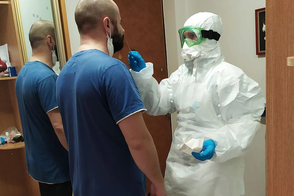Иммунолог заявил о возможности скачка заболеваемости коронавирусной инфекцией в РФ в конце января.