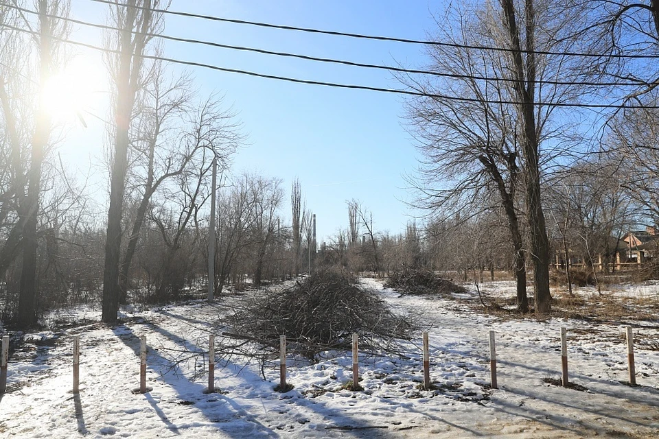 Старый сквер давно требует внимания властей. Фото: АВО