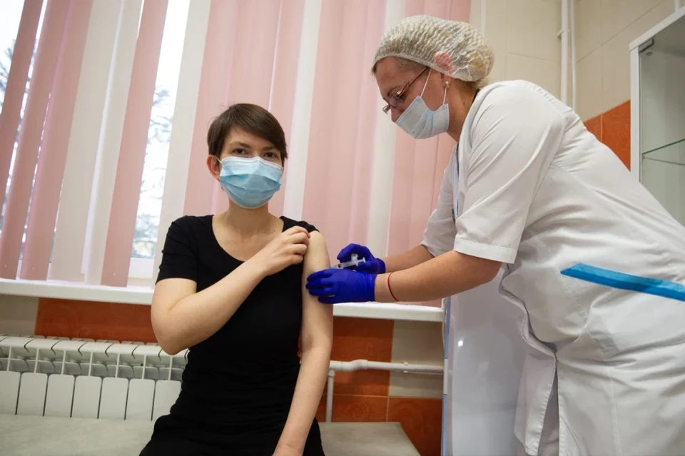 Комздрав Петербурга заверяет, что в городе не будут принуждать детей прививаться от ковида.