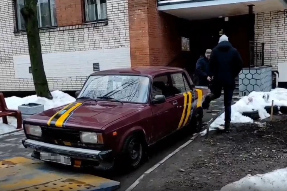 Любителей парковать авто на газонах продолжают активно штрафовать в Петербурге. Фото: ГАТИ Петербурга