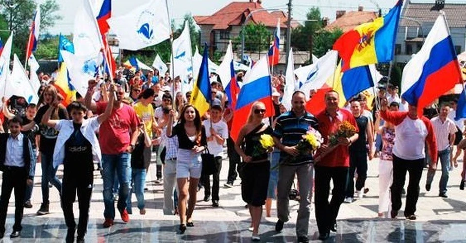 За границей больше всего молдавских граждан проживает в России. Фото: facebook.com/peoplemoldova