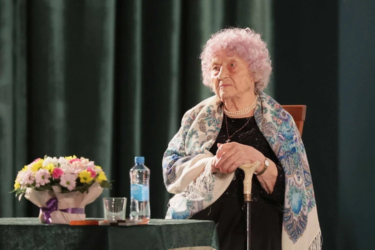 100-летняя белгородка Мария Колтакова собирается спуститься под землю вместе шахтерами