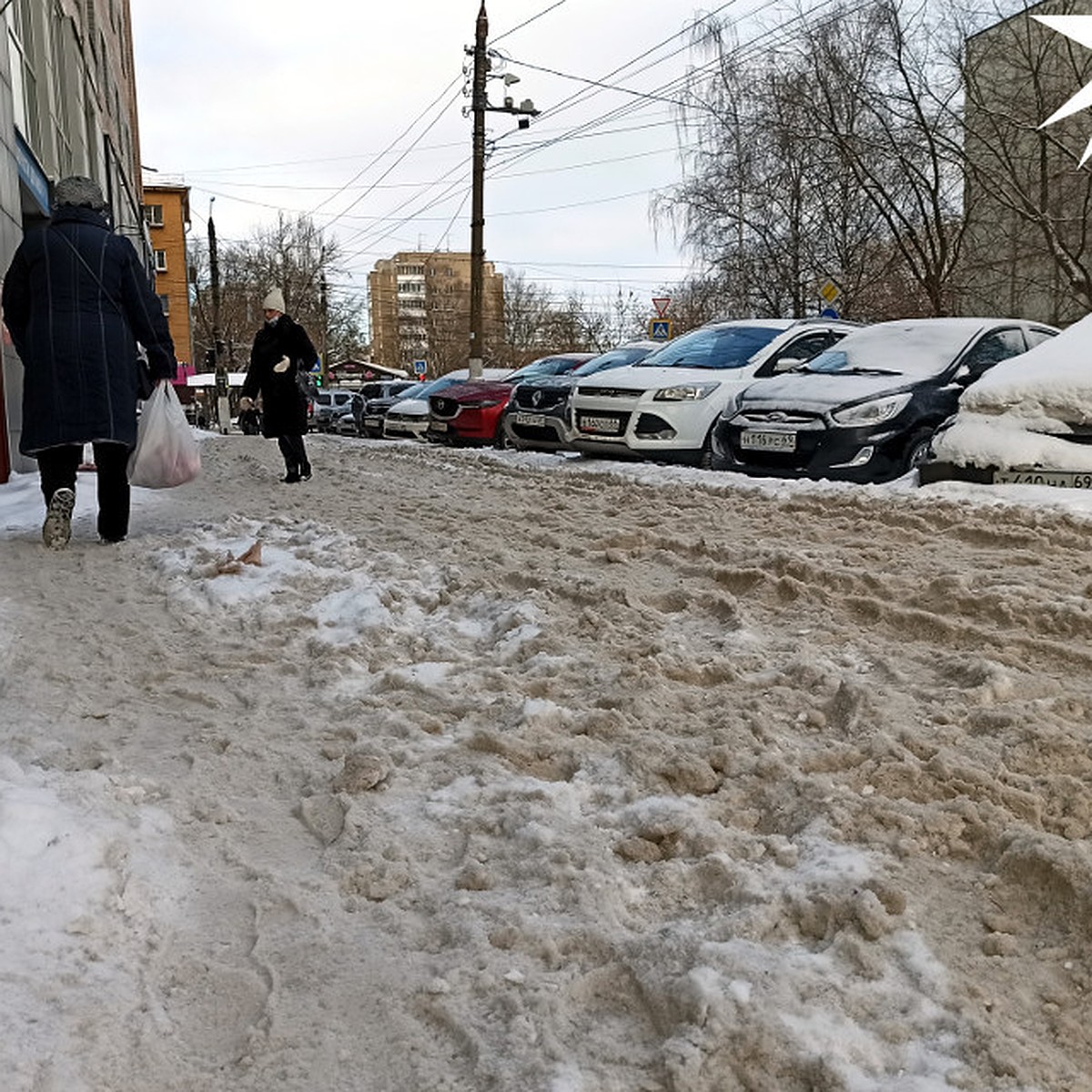 Прокуратура Твери поддержала граждан в их возмущении плохой расчисткой  тротуаров и дорог от снега - KP.RU