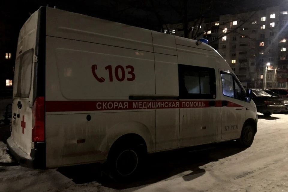 Освободить машину из снежного плена пытались целый час