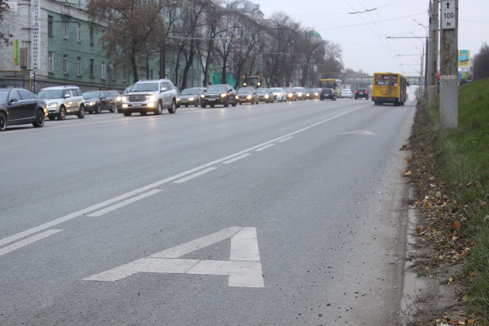 Выделенные полосы должны привести к сокращению интервалов между маршрутами. Фото: Сергей Грачев