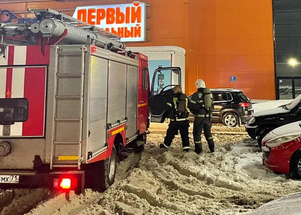 Полиция установила подозреваемую в поджоге в тульском «Макси»: это 16-летняя девушка