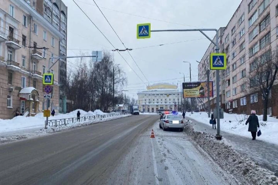Авария произошла на пешеходном переходе в дневное время суток. Фото: vk.com/gibdd43