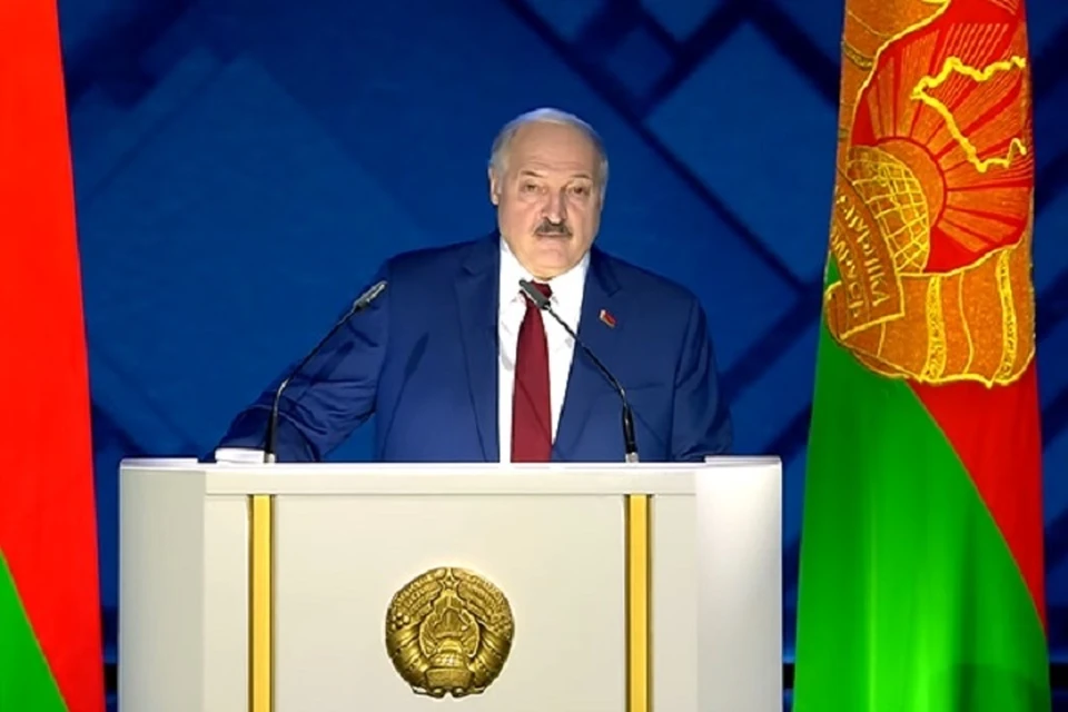 Александр Лукашенко выступает во Дворце Республики. Скрин видео
