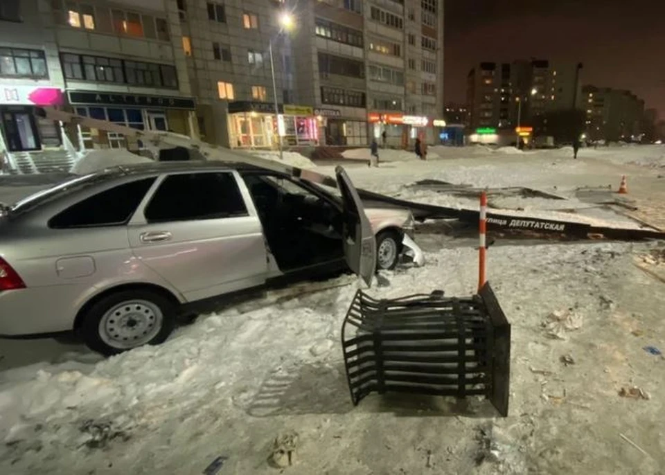 Одна из женщин, сбитых на остановке в Тюмени, находится в реанимации.