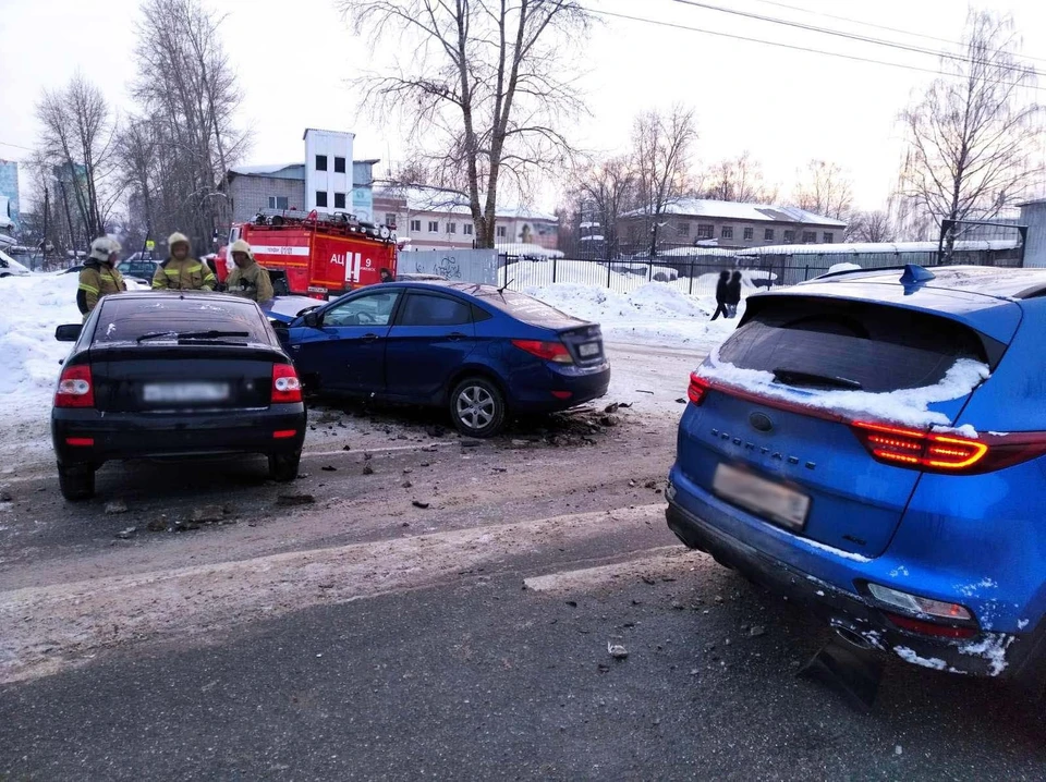 Дорожная авария произошла на улице Лесозаводской. Фото: 1-й отдел УГИБДД по Удмуртии