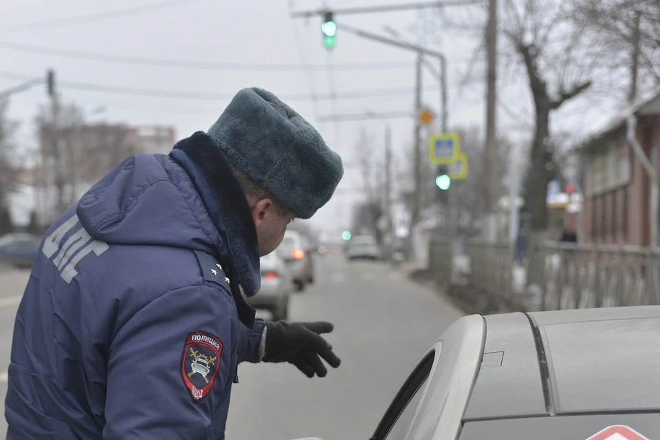 Четырех автомобилистов поймали на полосе для автобусов в Иркутске за полчаса