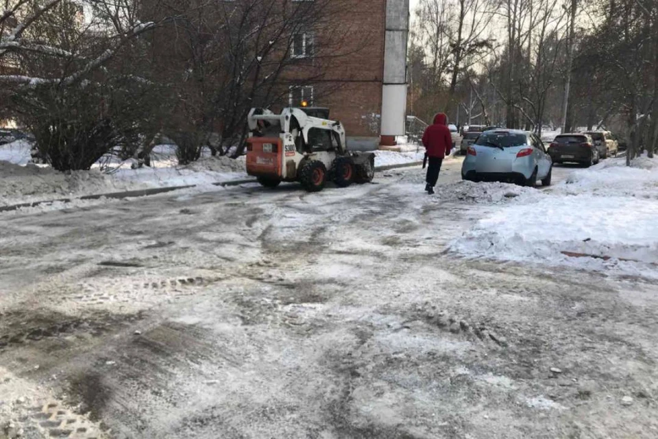 938 дворов очистили от снега в Свердловском округе Иркутска