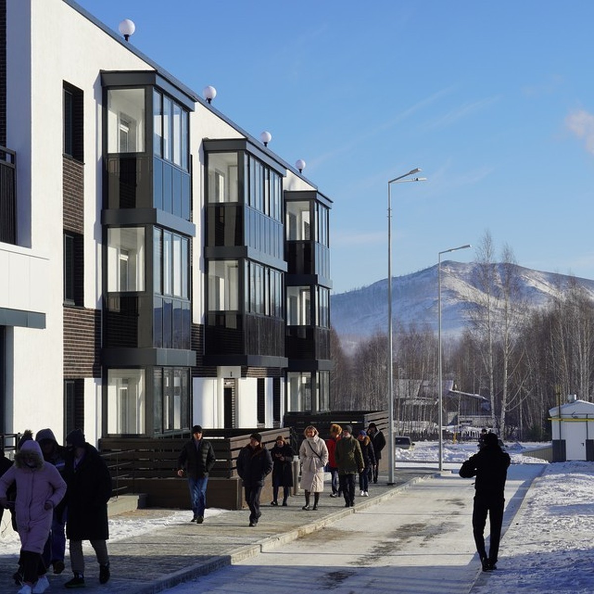 Достойных выбрали сами люди: В российском городе бесплатно раздали квартиры  - KP.RU